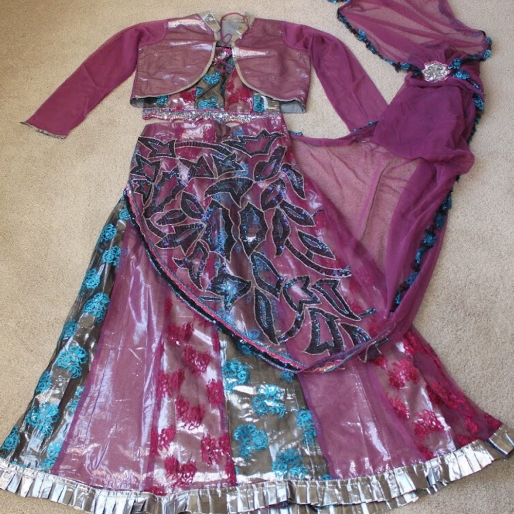 BRAND NEW CHOLI SUIT